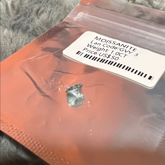 Moissanite Gemstone 1.0CT - Picture 2 of 7